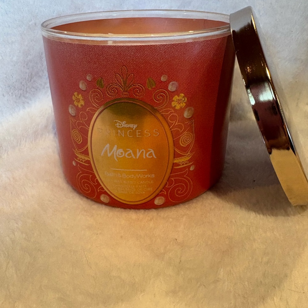 Disney Princess Moana Scented Candle - Red and Gold Bath and Body Works